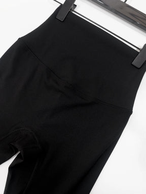 Conjunto Esportivo Feminino com Zíper Dourado e Calça Modeladora