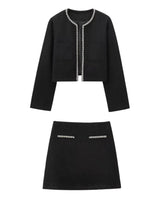 Conjunto Elegante Tweed com Cardigan Bordado em Strass e Saia de Cintura Alta