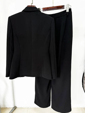 Conjunto  Detalhes em Pedrarias - Blazer de Botão Único e Calça Reta – Elegância