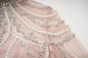 Vestido Longo - Luxo, com Bordado Feito à Mão e Saia em Camadas de Tule