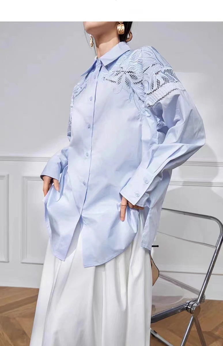 Camisa de Algodão Bordada com Flores e Recorte