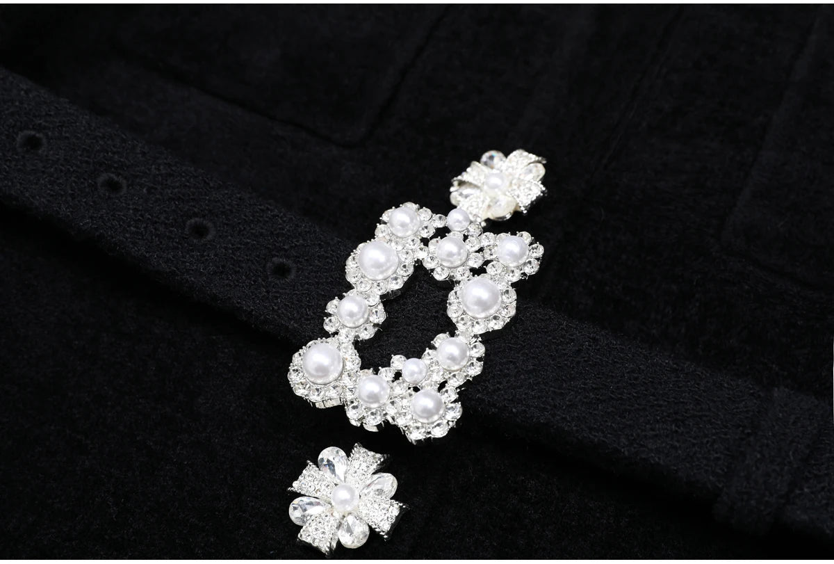 Conjunto Executivo Rosa: Casaco Estruturado e Saia Sereia Midi – Elegância