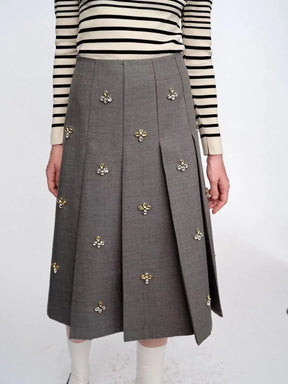 Saia Midi Com pregas Alfaiataria Bordada