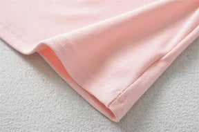 Camiseta Feminina com Torção Frontal – Estilo e Versatilidade para o Verão