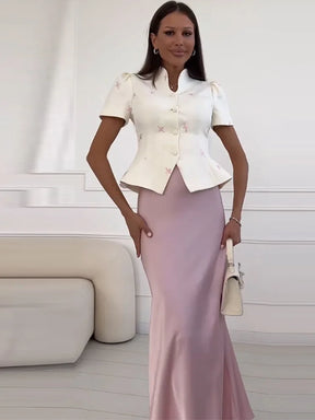 Blusa Estampada Acinturada com Abotoamento Frontal