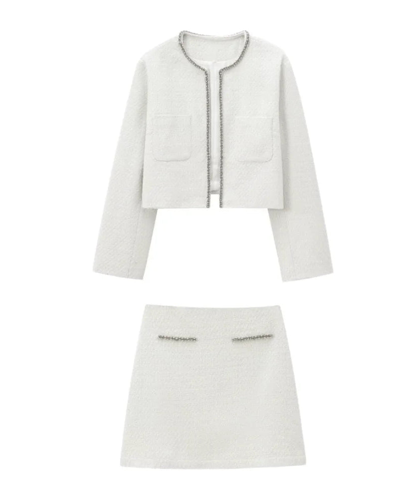 Conjunto Elegante Tweed com Cardigan Bordado em Strass e Saia de Cintura Alta