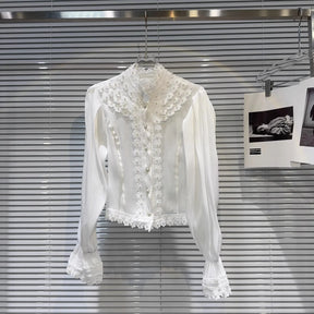 Camisa em Seda Bordada com renda e botões em cristais