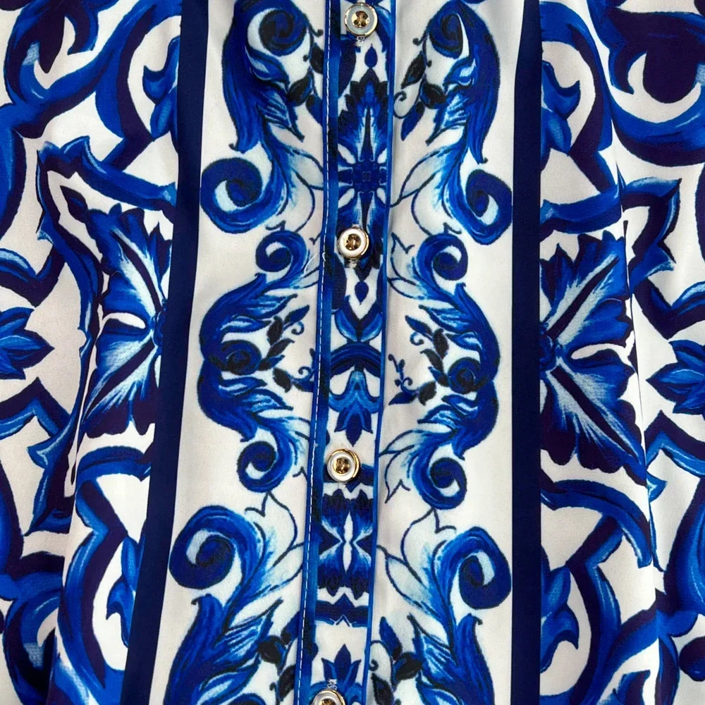 Conjunto Fashion Primavera - Camisa e Shorts com Estampa de Porcelana Azul e Branca