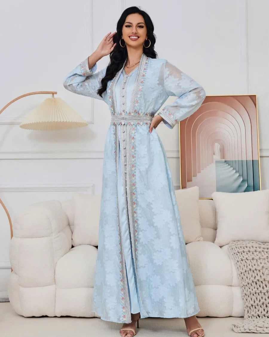 Conjunto – Vestido com Camada Externa de Elegância Sutil