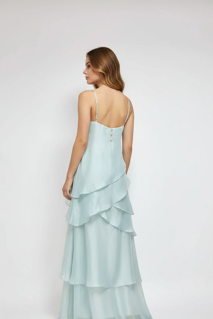 Vestido Longo em Cetim com Babados em Camadas
