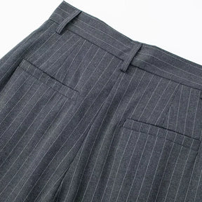 Calça de Alfaiataria Listrada – Cintura Alta e Silhueta Wide Leg Elegante