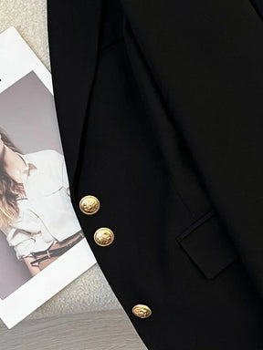 Blazer Botões Dourados com detalhe no Punho -  Elegância e sofisticação
