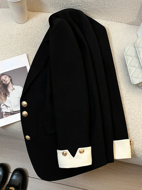Blazer Botões Dourados com detalhe no Punho -  Elegância e sofisticação