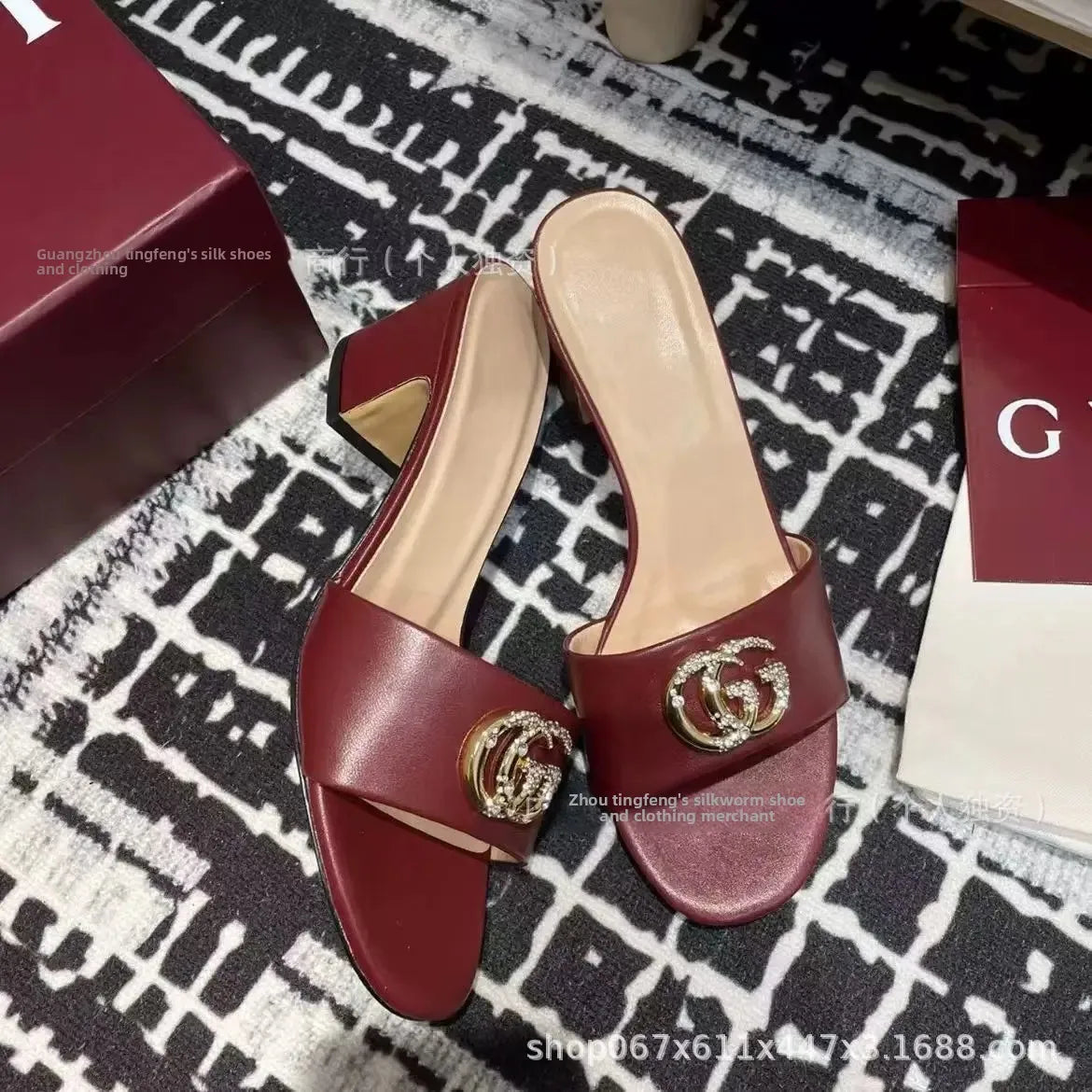 Sandálias de Salto Alto em Couro Legítimo com Fivela Letter