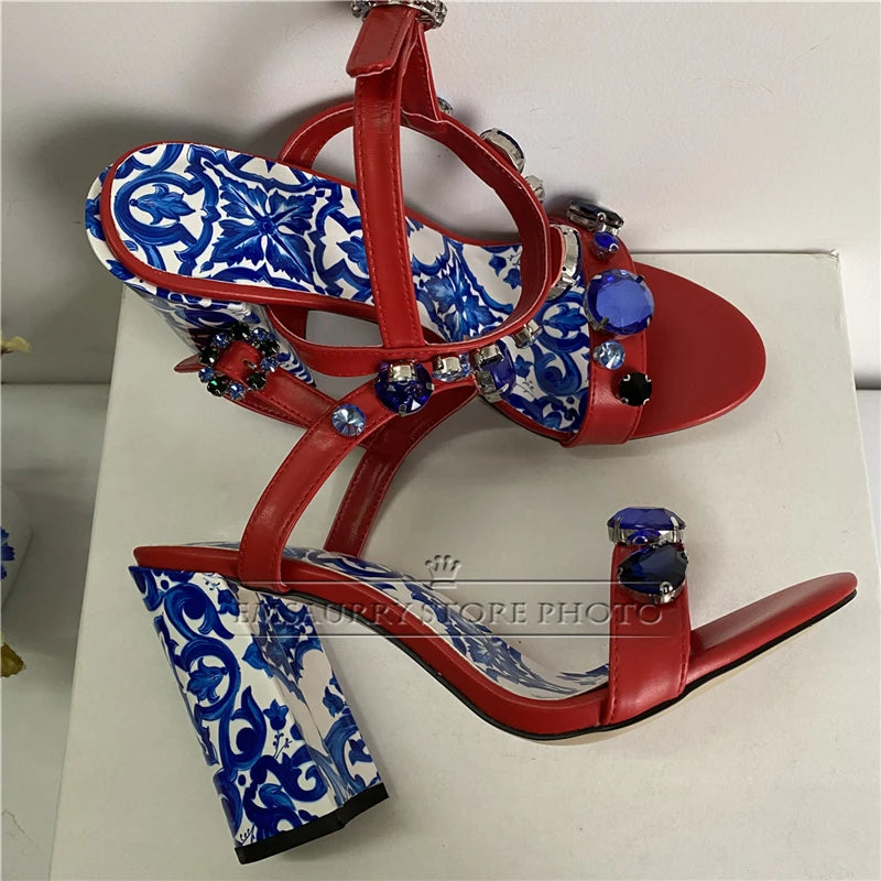 Sandália Luxuosa Diamond Crystal – Estampa Azul e Branco