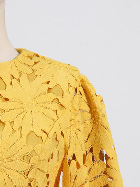 Conjunto de Duas Peças  – Bordado Fino com Saia Longa e Blusa Solta