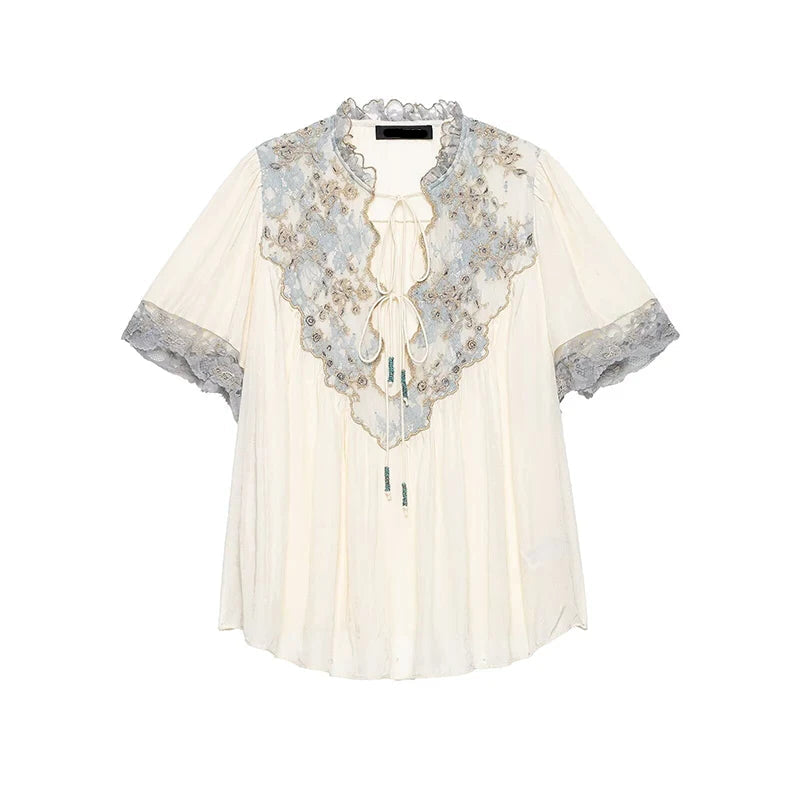 Blusa Fluida com Detalhes em Renda Floral e Decote em V