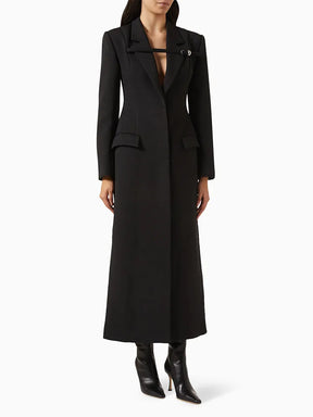Trench Coat com Cinto – Design Elegante e Silhueta Acinturada
