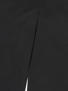 Trench Coat com Cinto – Design Elegante e Silhueta Acinturada