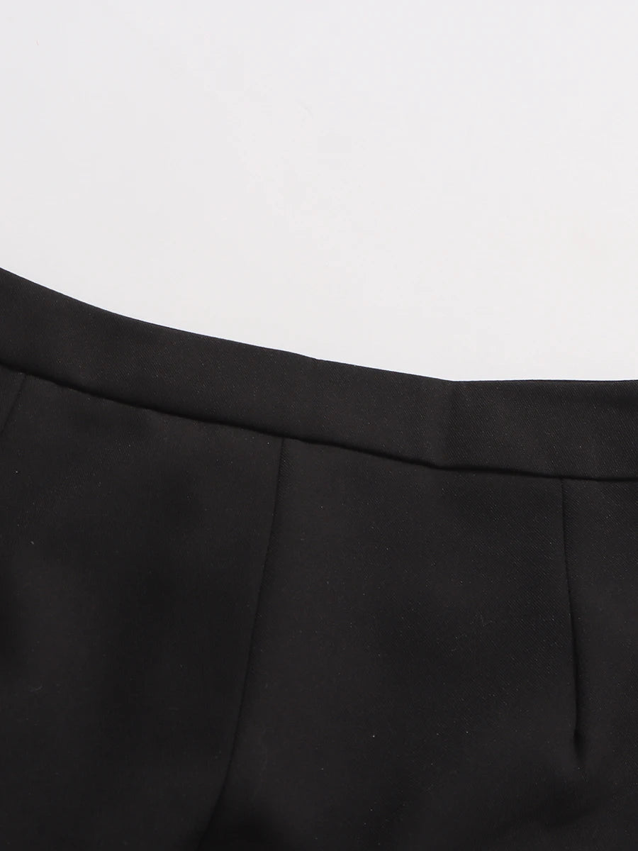 Conjunto de Alfaiataria Escultural com Blazer e Calça com Cristais