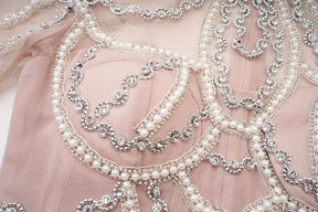 Vestido Longo - Luxo, com Bordado Feito à Mão e Saia em Camadas de Tule