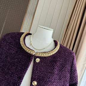 Conjunto em Tweed – Blazer com Aplicações de Strass e Saia Mini Elegante