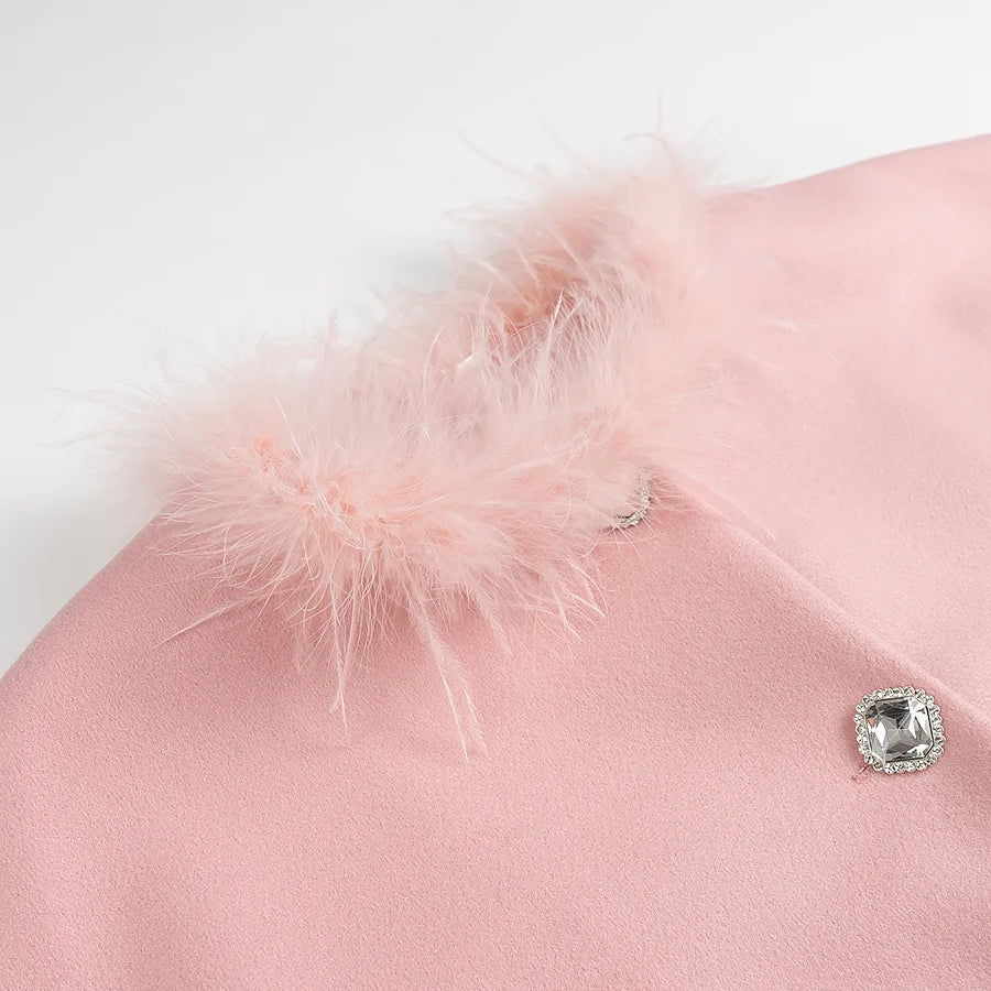 Casaco Longo Clássico: Elegância em Lã e Modelagem Ajustada