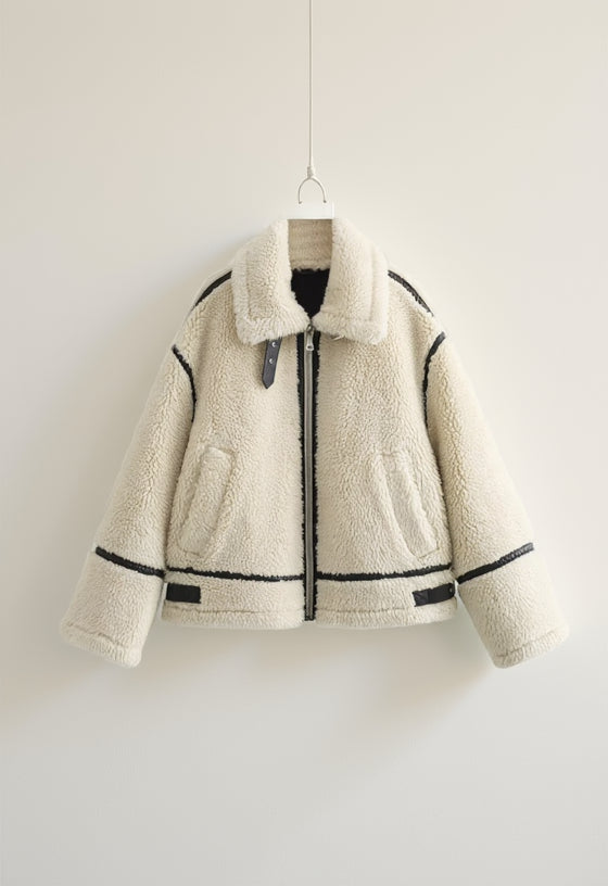 Jaqueta Feminina – Efeito Pele Sofisticado com Detalhes em Pelo