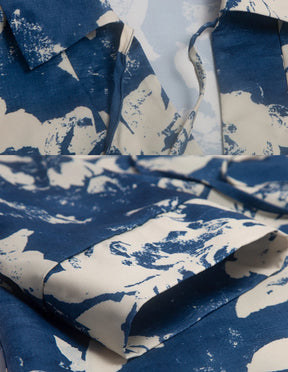 Vestido CHCH em Linha A com Estampa Atemporal e Decote em V Elegante