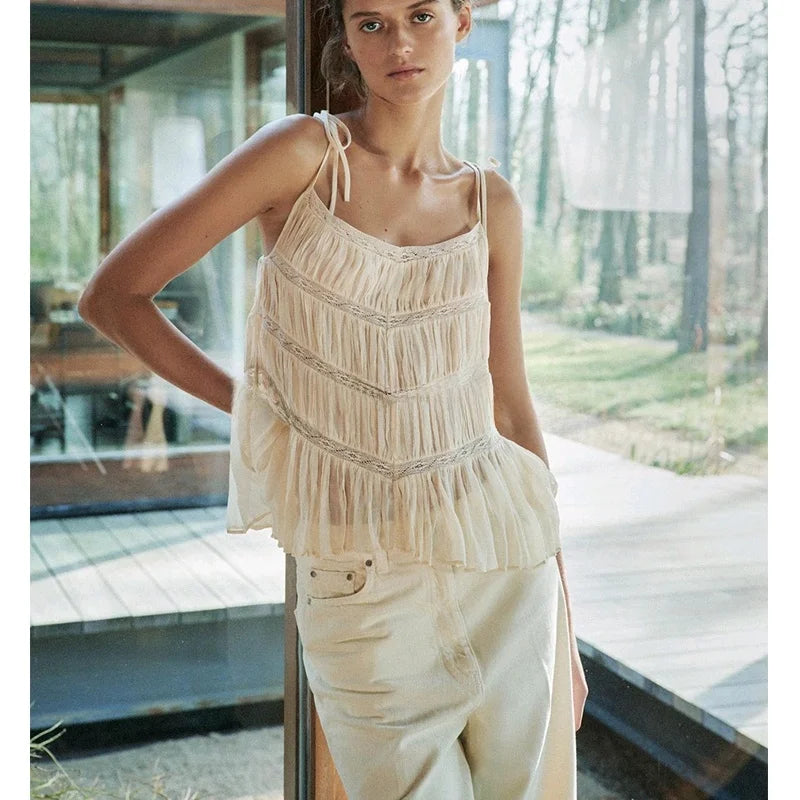 Blusa de Alças Finas com Caimento Reto e Acabamento Delicado – Leve, Moderna e Versátil