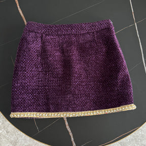 Conjunto em Tweed – Blazer com Aplicações de Strass e Saia Mini Elegante
