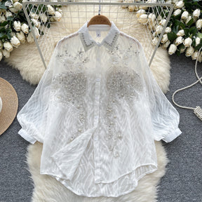 Camisa com Gola Alta, Bordados e Paetês – Elegância com Toque Brilhante