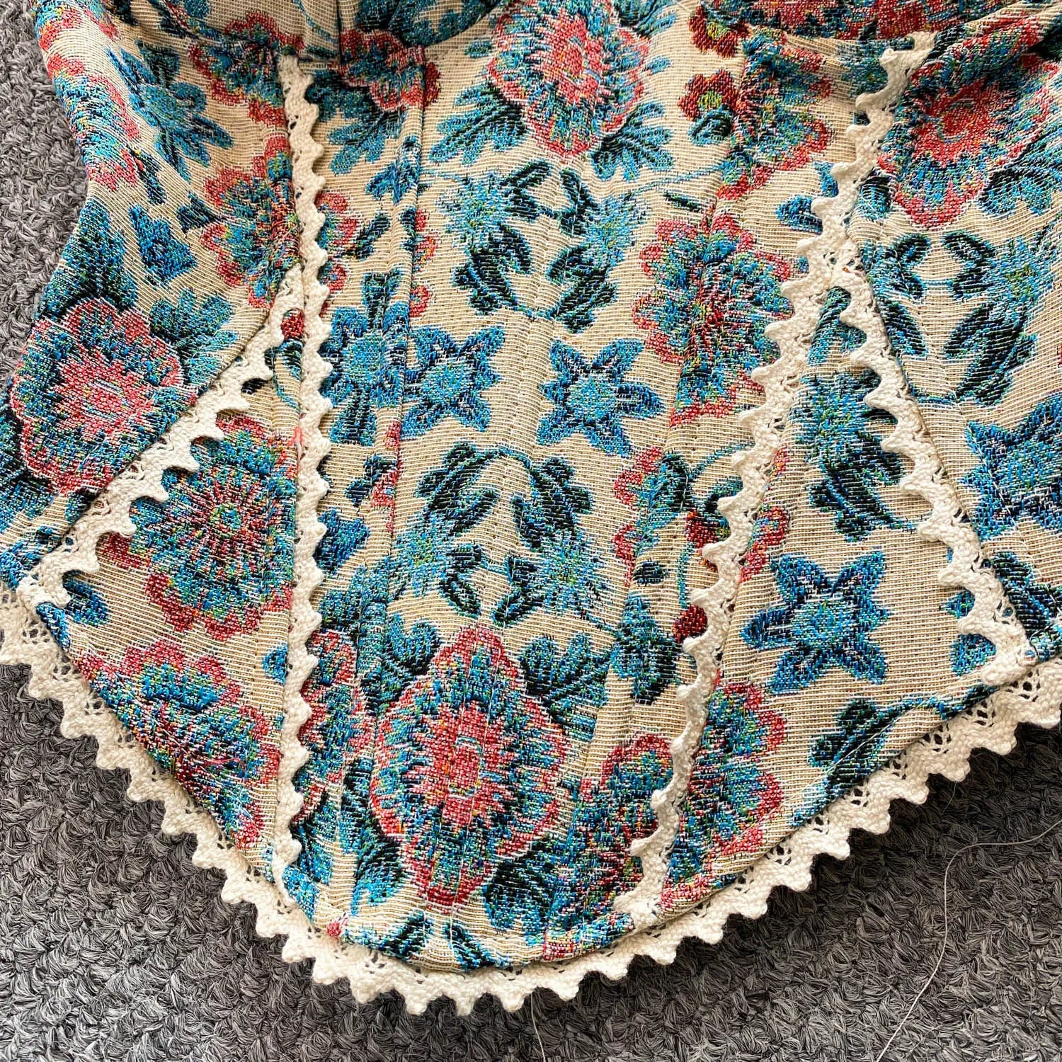 Top de Alças Estampado com Detalhes em Renda