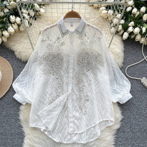 Camisa com Gola Alta, Bordados e Paetês – Elegância com Toque Brilhante