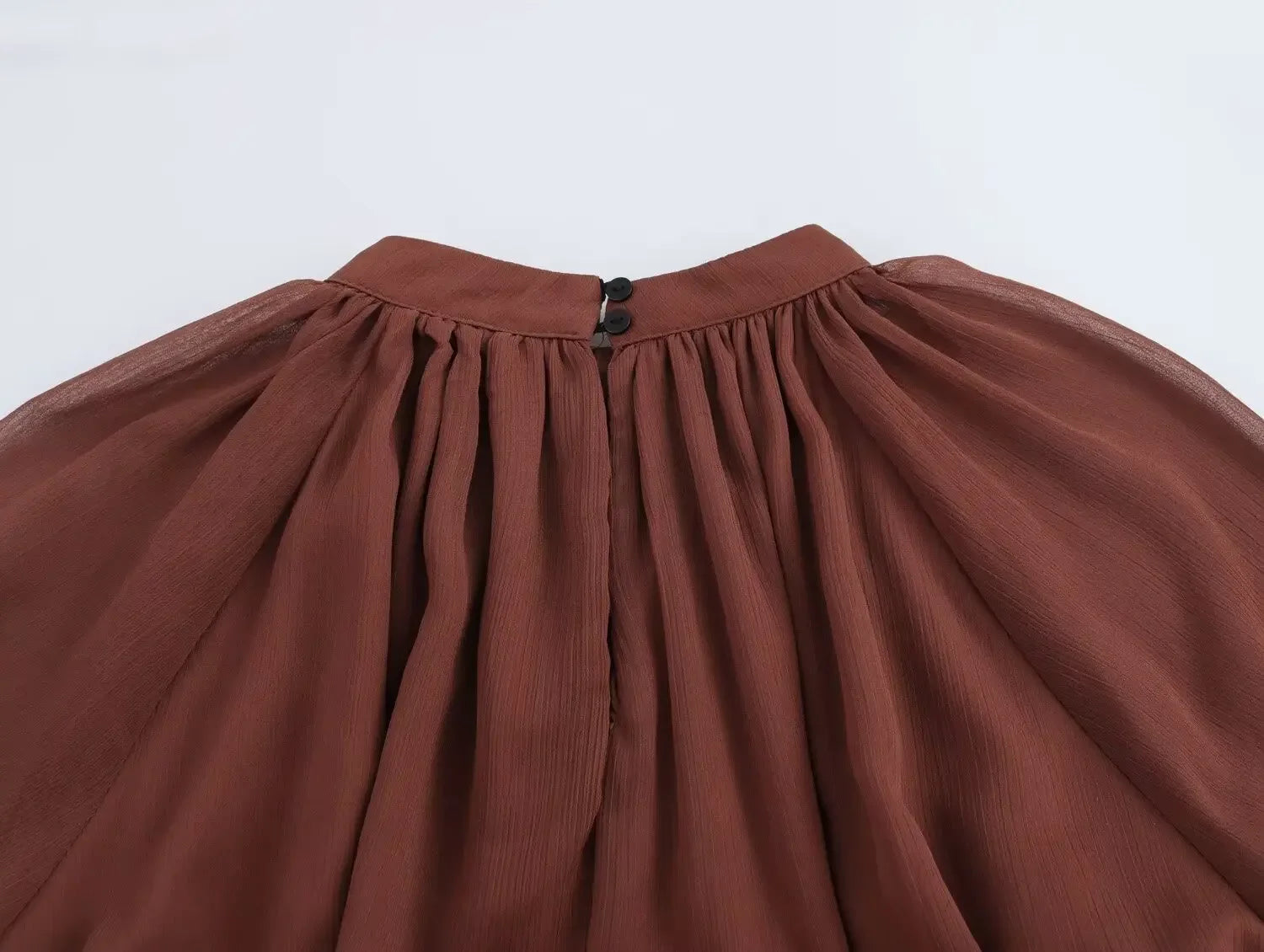 Vestido Elegante com Babados – Manga Longa, Alças Ajustáveis e Bainha Irregular