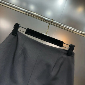 Saia Com Aplicação em rosas bordadas - Alfaiataria