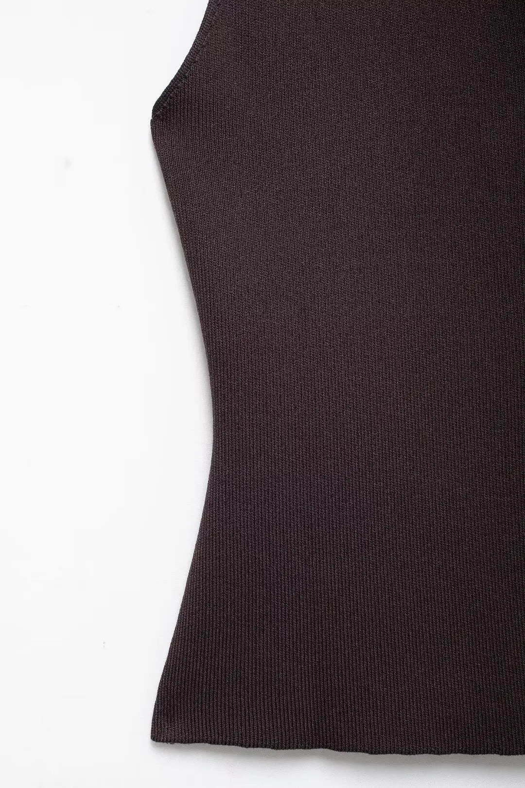 Conjunto – Toque Retrô Elegante, Blusa Tricotada Sem Mangas + Saia Longa Moderna