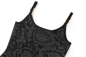 Vestido com Designer Sofisticado - Detalhe dourado na alça