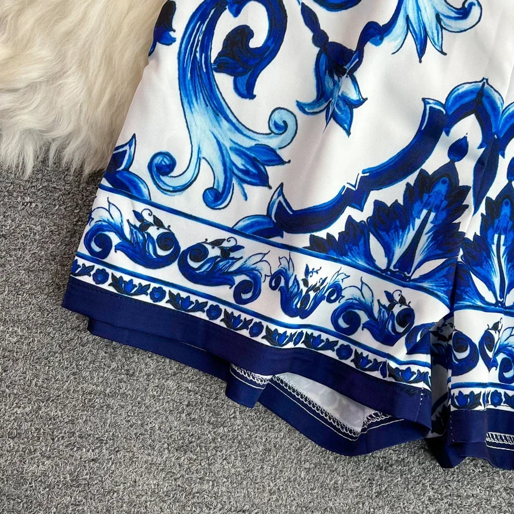 Conjunto Fashion Primavera - Camisa e Shorts com Estampa de Porcelana Azul e Branca