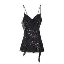 Vestido Curto de Alças com Camadas e Bordadas à Mão – Elegância Casual