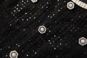 Vestido Preto Elegante com Pedrarias Bordadas à Mão e Cintura Marcada