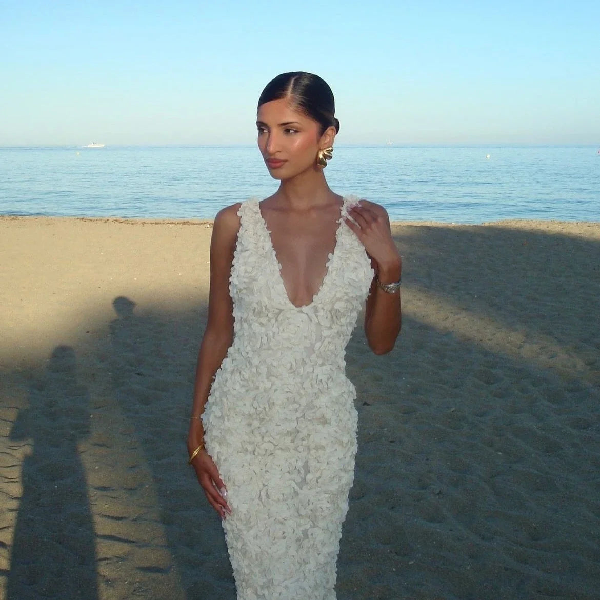 Vestido Longo Elegante com Decote V e Flores 3D – Modelo Slim, Sem Mangas, Midi/Maxi