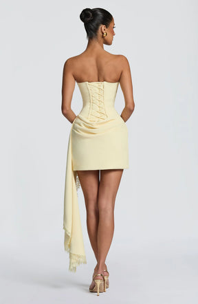 Vestido Curto Tomara que Caia em Renda com Amarração, Fitas e Efeito Drapeado