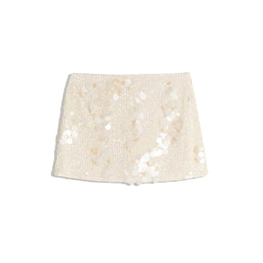 Conjunto com Saia Mini Brilhante e Top Halter Bordado à Mão