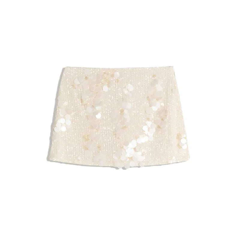 Conjunto com Saia Mini Brilhante e Top Halter Bordado à Mão