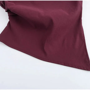 Regata Elegante com Ombreiras e Gola Redonda – Look Sofisticado