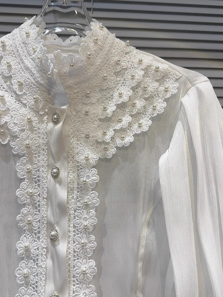 Camisa em Seda Bordada com renda e botões em cristais