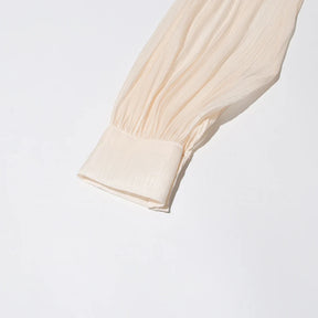 Vestido Mini com Babados, Mangas Longas e Silhueta Fluida