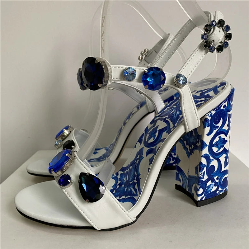 Sandália Luxuosa Diamond Crystal – Estampa Azul e Branco