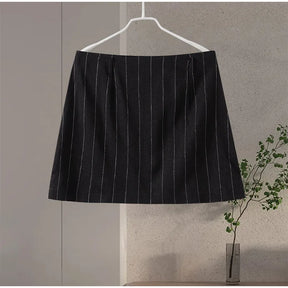 Conjunto Listrado - Colete e Mini Saia, Sem Mangas, Casual Elegante